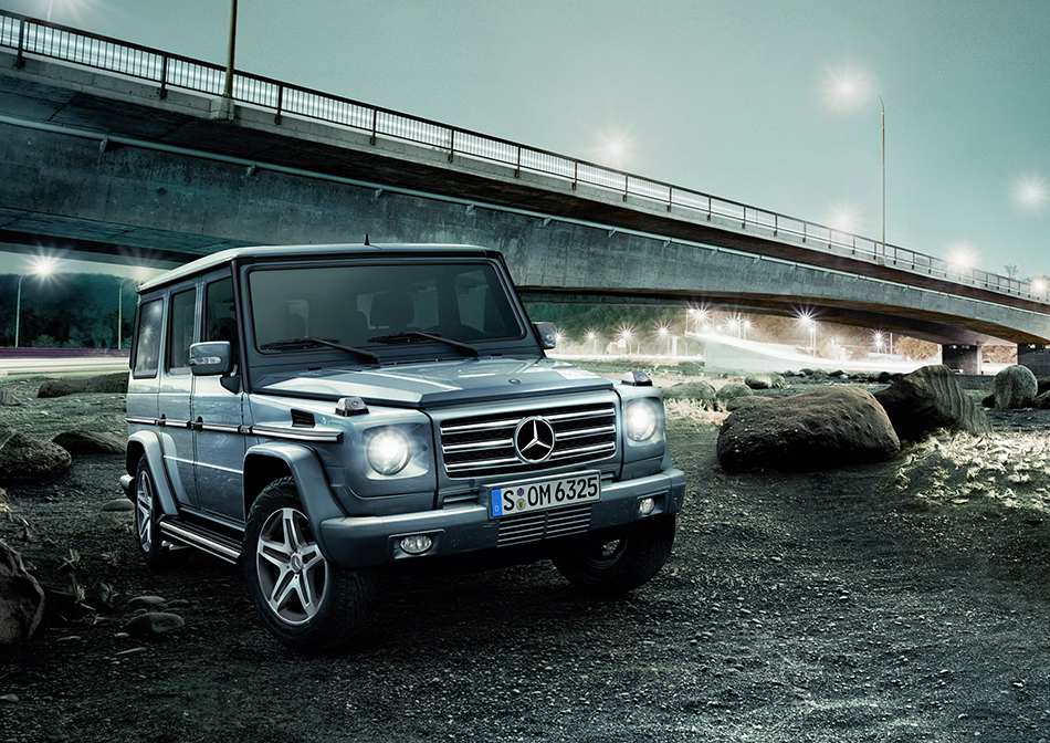 2009 Mercedes-Benz G-Class Front Angle