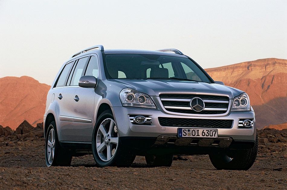 2006 Mercedes-Benz GL420 CDI Front Angle