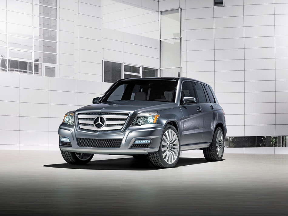 2008 Mercedes-Benz GLK Townside Concept Front Angle