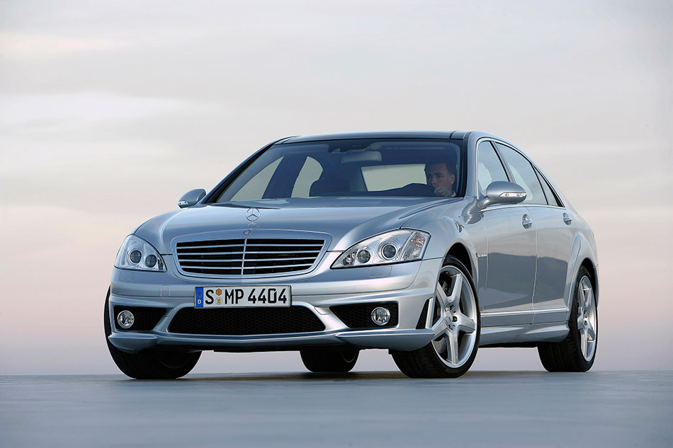 2007 Mercedes-Benz S65 AMG Front Angle