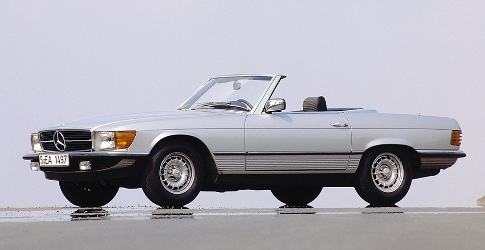 1971 Mercedes-Benz SL-Class Front Angle