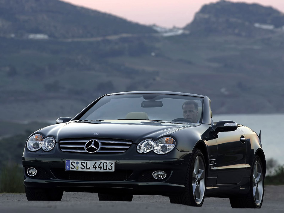 2006 Mercedes-Benz SL600 Front Angle