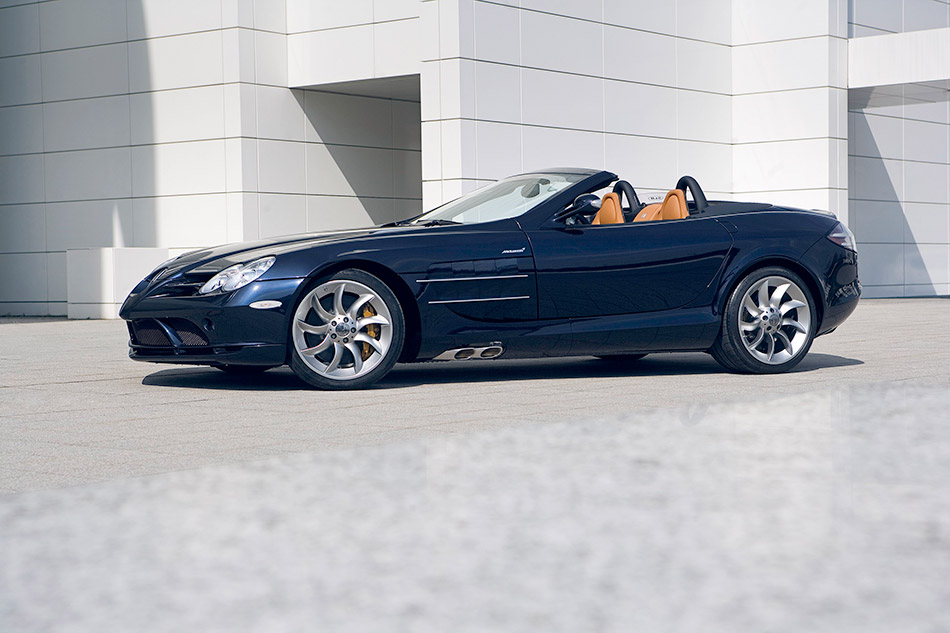 2008 Mercedes-Benz SLR McLaren Roadster Front Angle