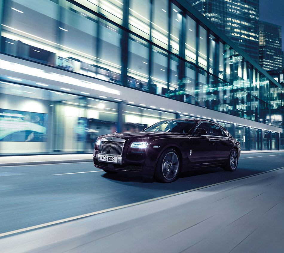 2014 Rolls-Royce Ghost V-Specification Front Angle