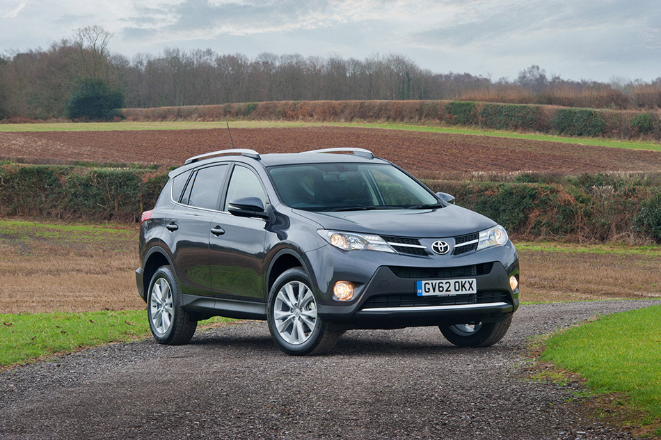 2014 Toyota RAV4 Front Angle