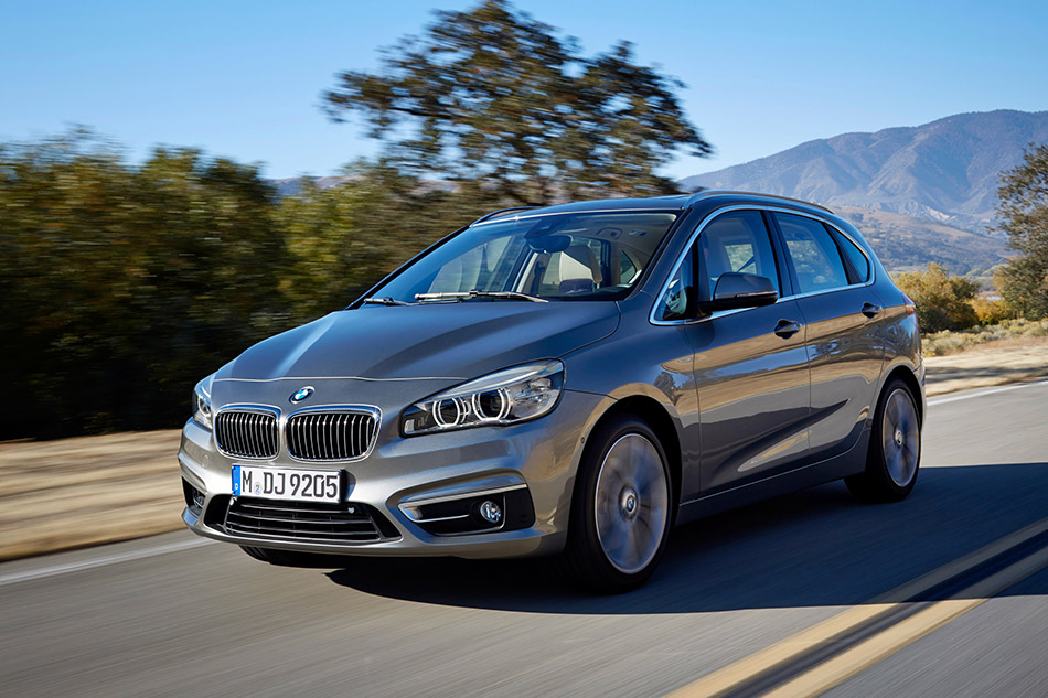 2015 BMW 2-Series Active Tourer Front Angle