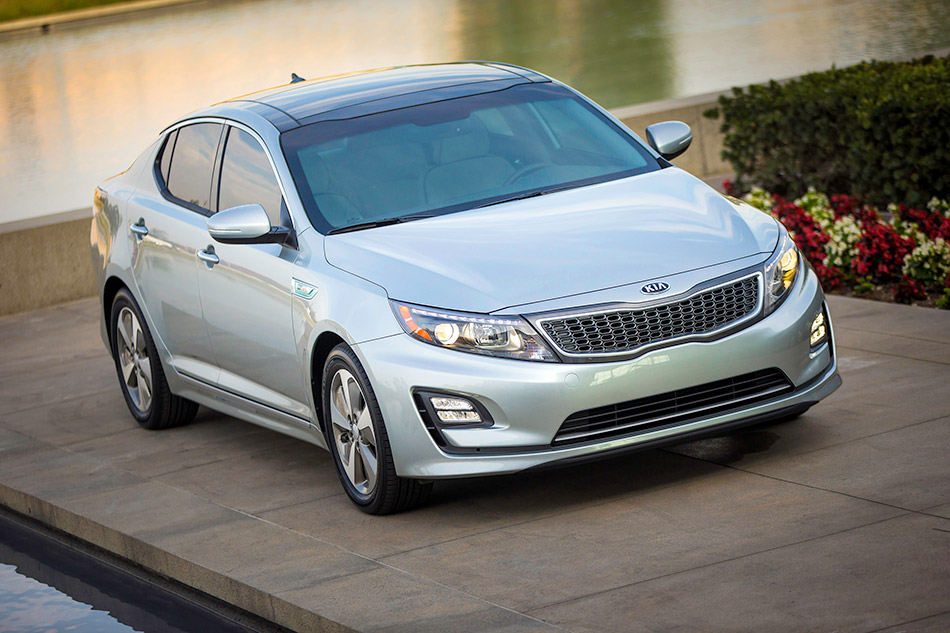 2014 Kia Optima Hybrid Front Angle