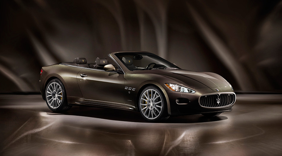 2012 Maserati GranCabrio Fendi Front Angle