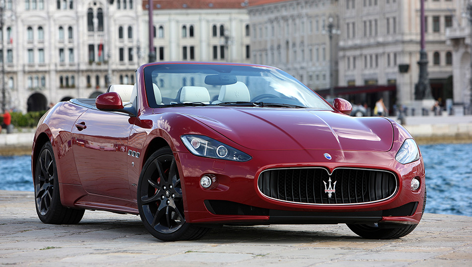 2012 Maserati GranCabrio Sport Front Angle