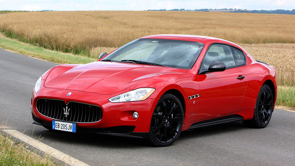 2010 Maserati GranTurismo S Automatic Front Angle
