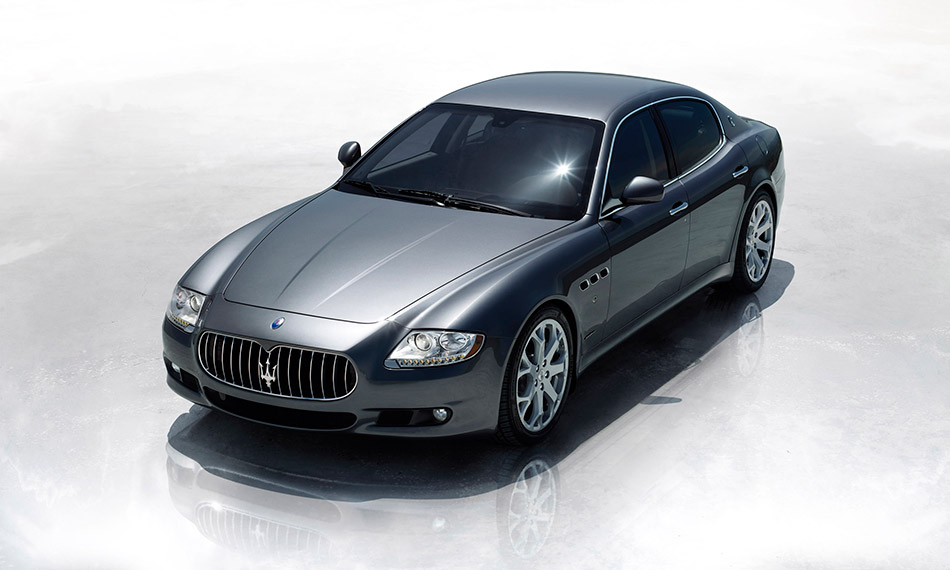 2009 Maserati Quattroporte Front Angle