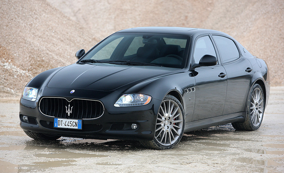 2009 Maserati Quattroporte Sport GT S Front Angle