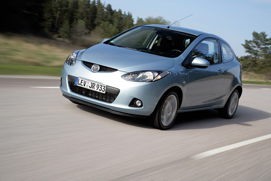 2009 Mazda 2 3-Door Front Angle