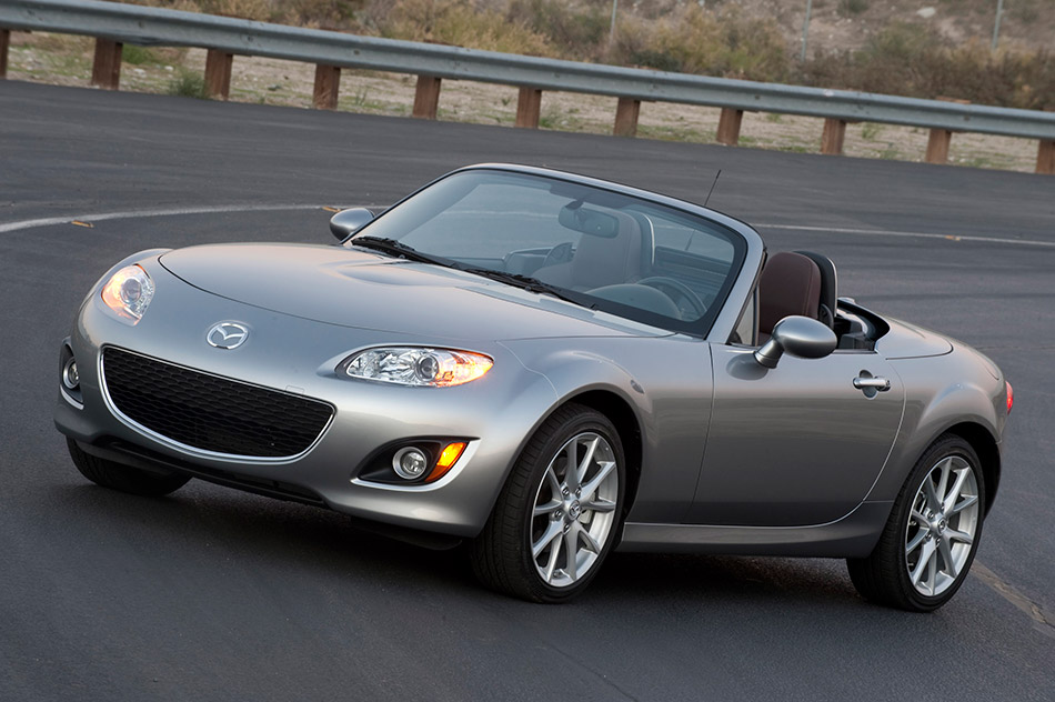 2009 Mazda MX-5 Front Angle