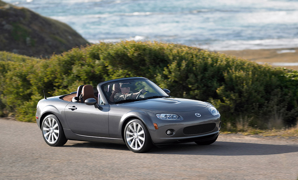 2006 Mazda MX5 Front Angle