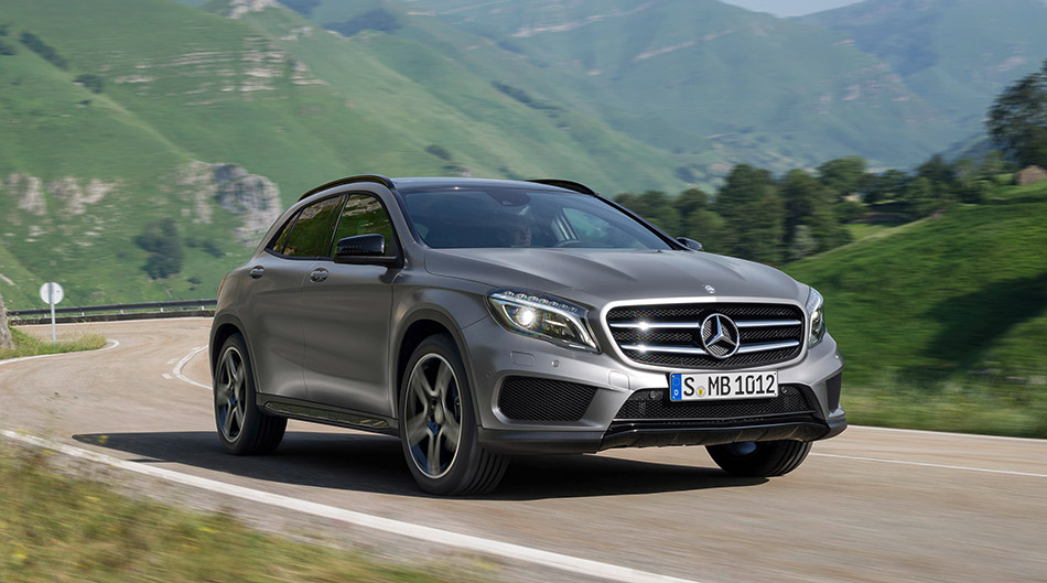 2015 Mercedes-Benz GLA-Class Front Angle