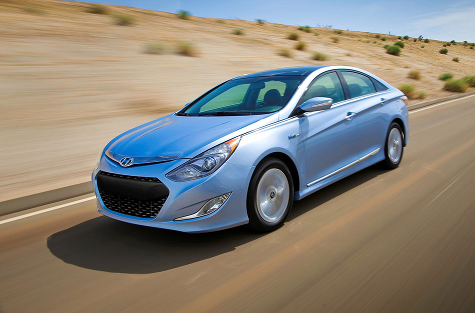 2014 Hyundai Sonata Hybrid Front Angle