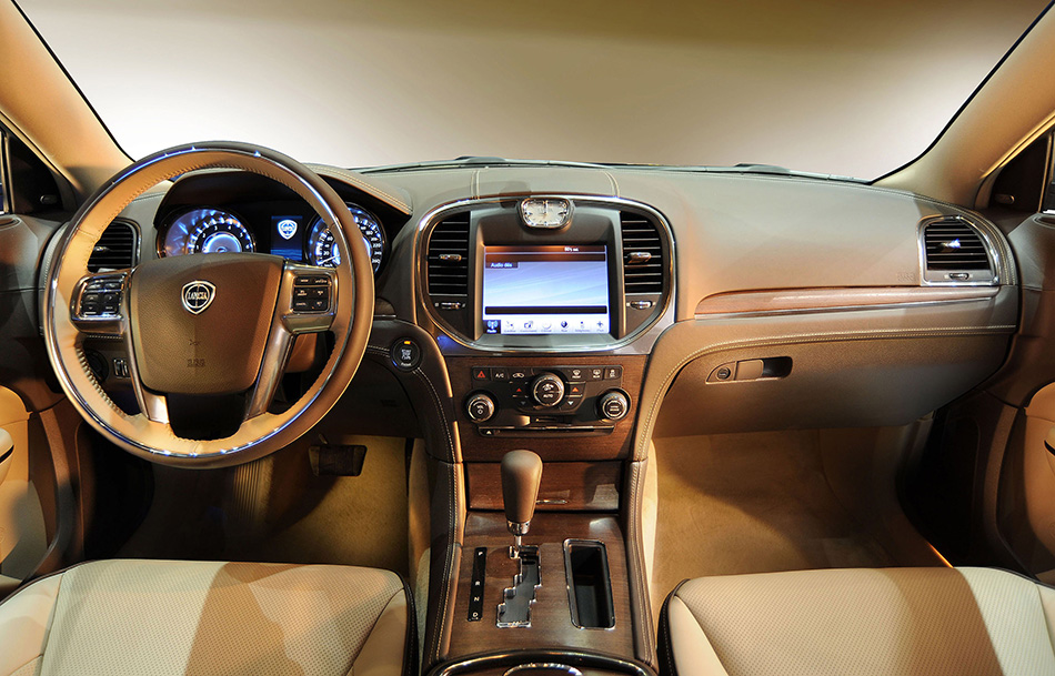 2012 Lancia Thema Interior