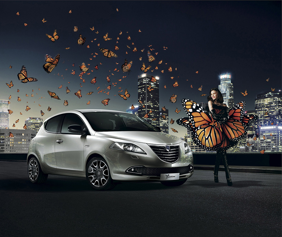 2013 Lancia Ypsilon Ecochic Methane Front Angle