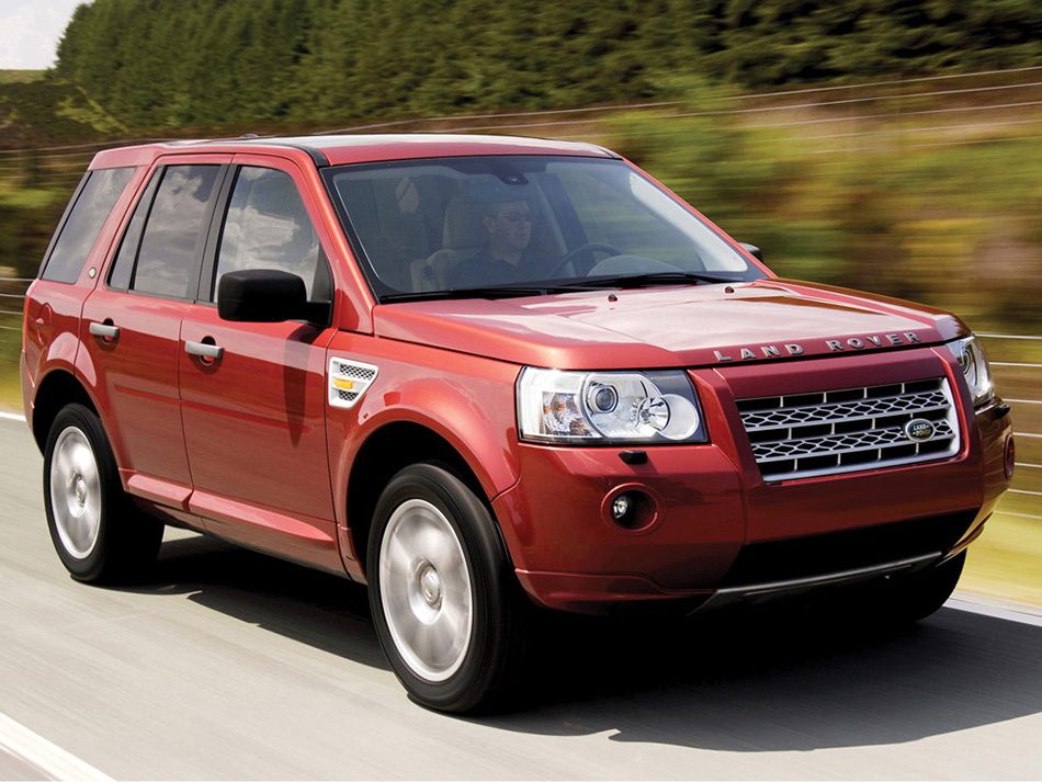 2008 Land Rover LR2 HSE Front Angle