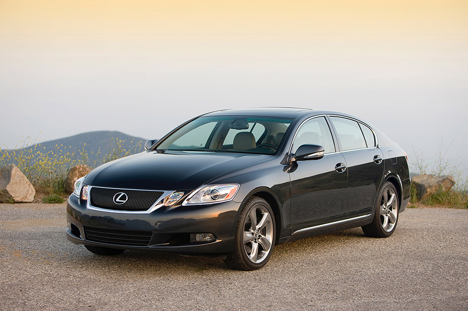 2010 Lexus GS 350 Front Angle