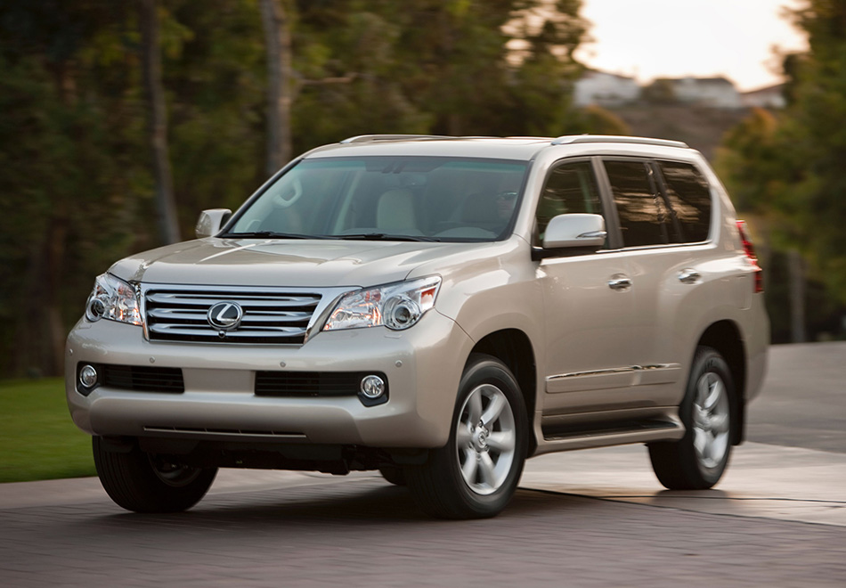 2010 Lexus GX 460 Front Angle