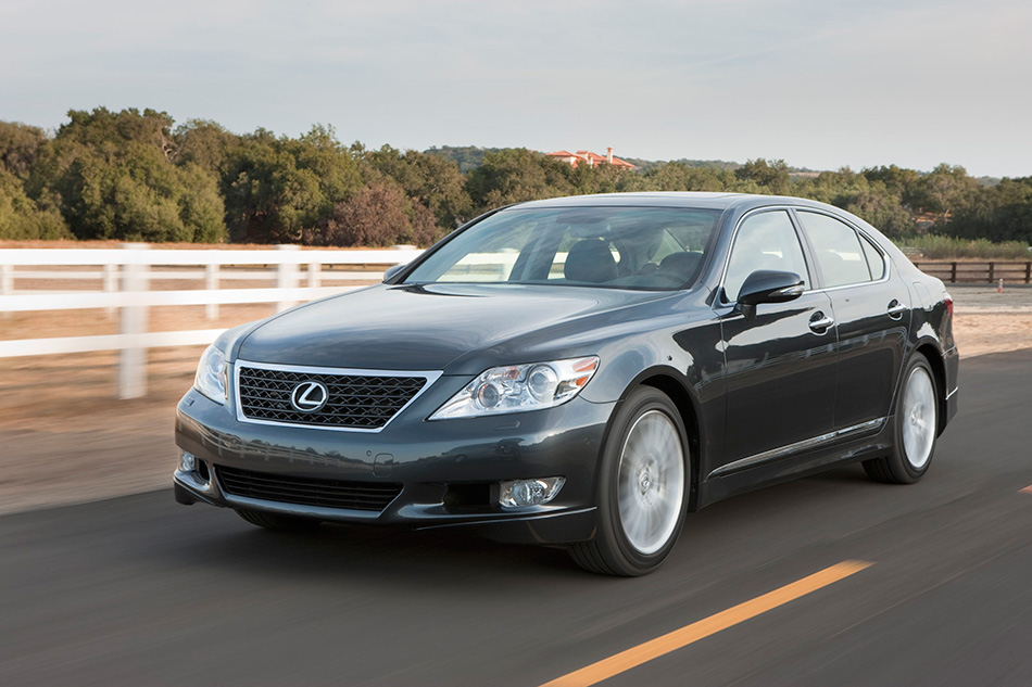 2010 Lexus LS 460 Sport Front Angle