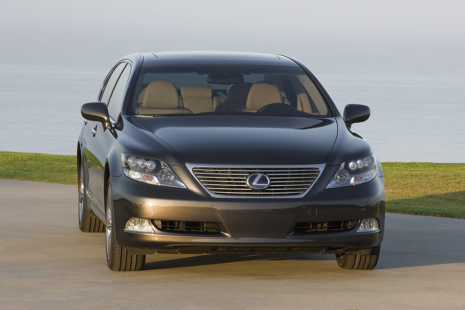 2009 Lexus LS 600h L Pebble Beach Edition Front