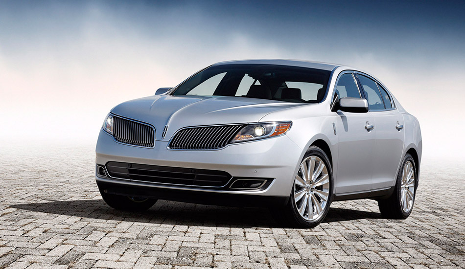 2013 Lincoln MKS Front Angle