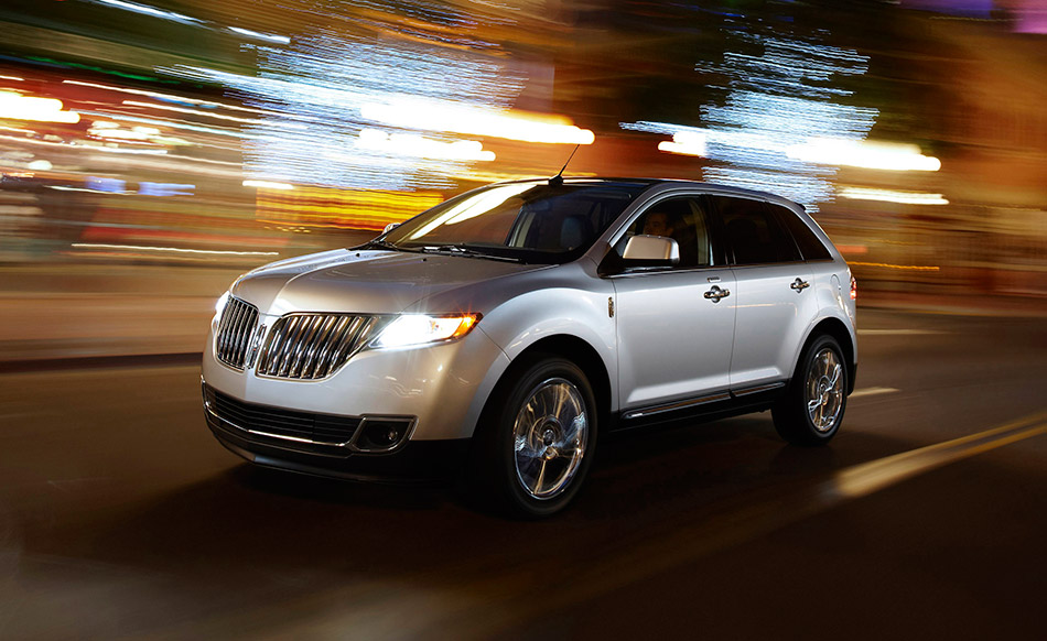 2011 Lincoln MKX Front Angle