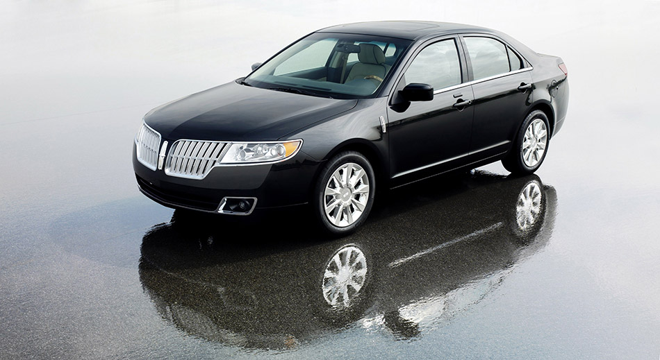 2010 Lincoln MKZ Front Angle