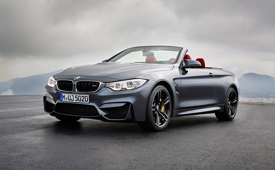 2015 BMW M4 Convertible Front Angle