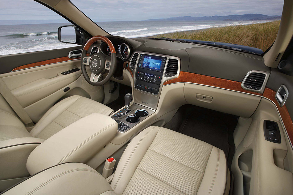 2011 Jeep Grand Cherokee Interior