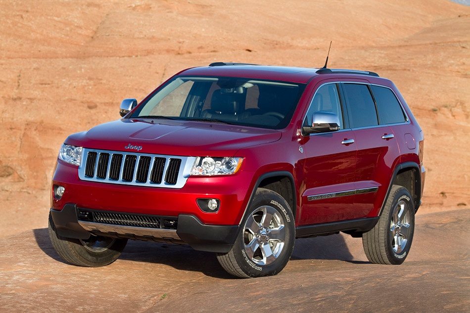 2011 Jeep Grand Cherokee Front Angle