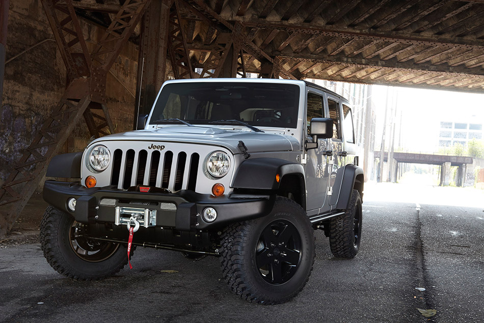 2012 Jeep Wrangler Call of Duty MW3 Front Angle