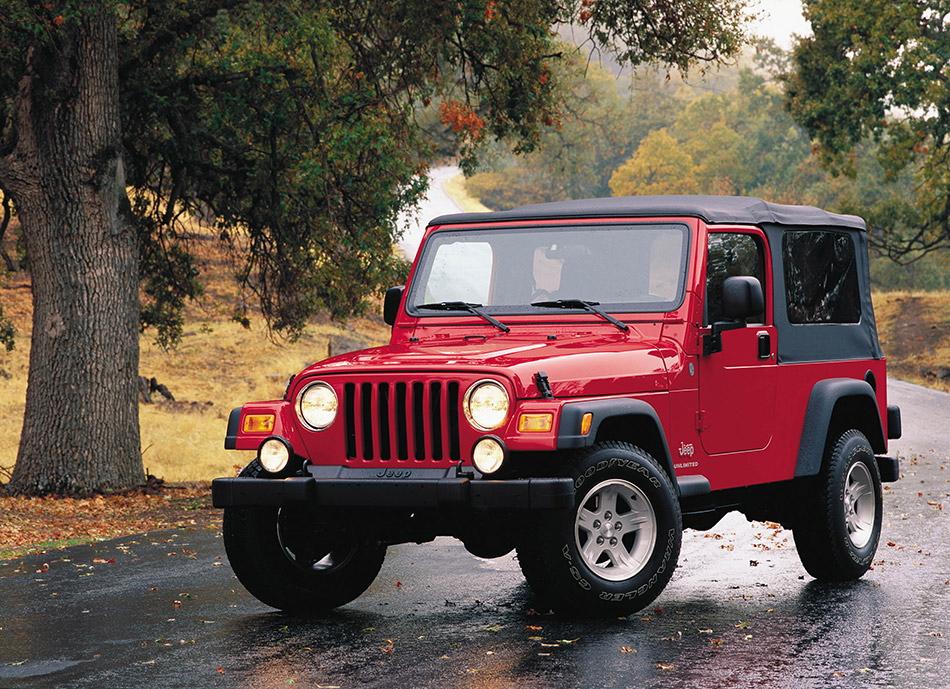 2004 Jeep Wrangler Unlimited Front Angle