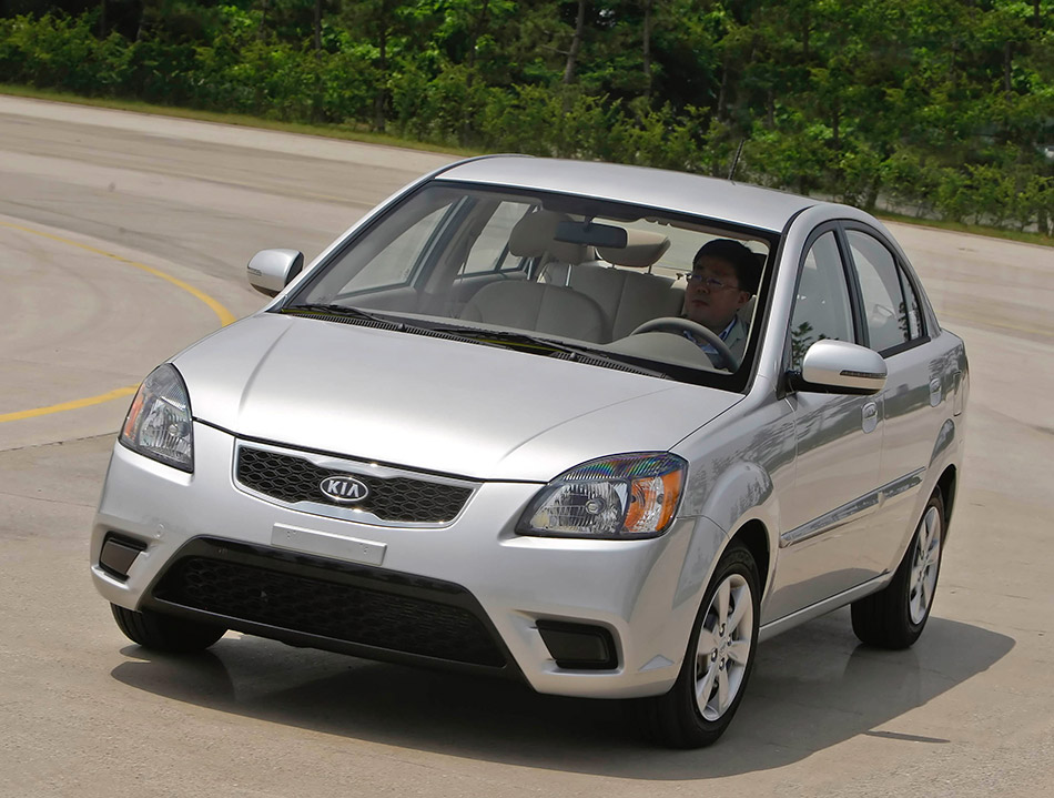 2011 Kia Rio Front Angle