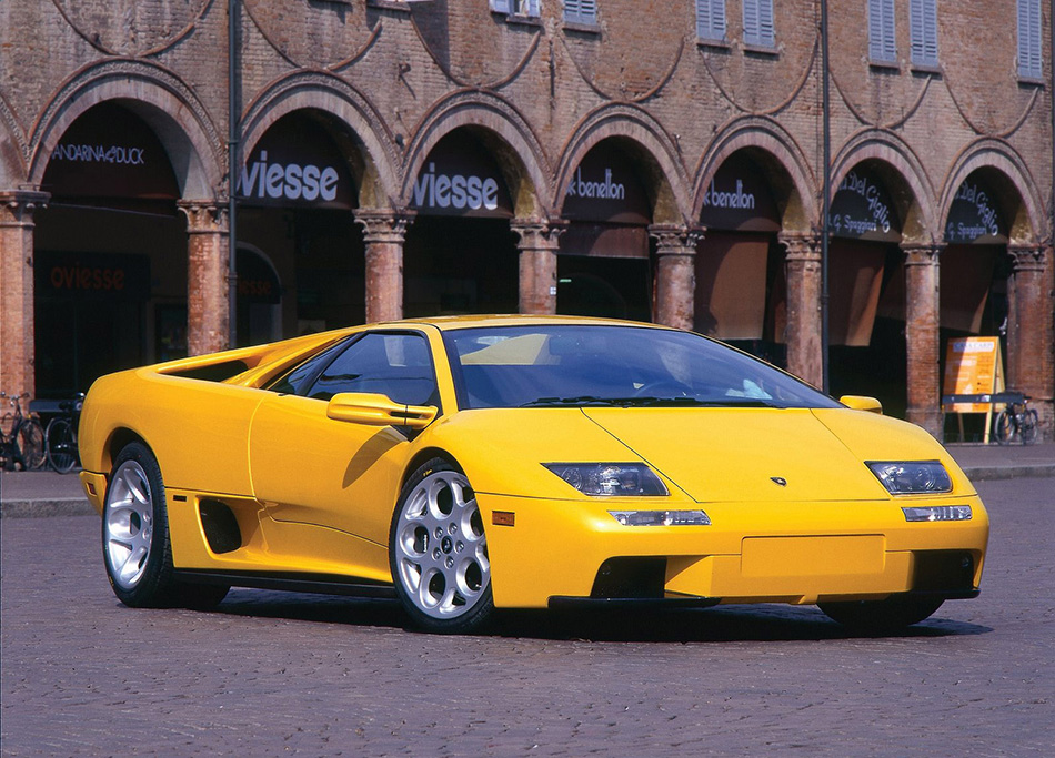 2001 Lamborghini Diablo 6.0 Front Angle