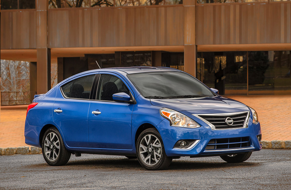2015 Nissan Versa Sedan Front Angle