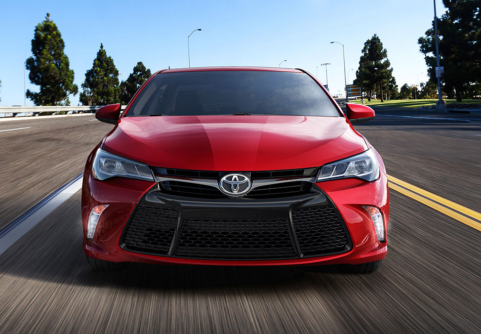 2015 Toyota Camry Front Angle