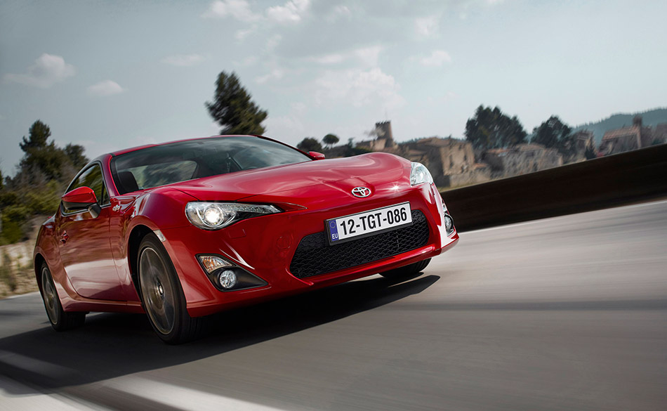 2015 Toyota GT86 Front Angle