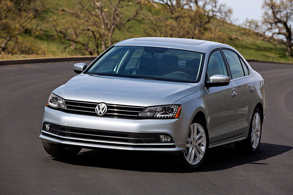 2015 Volkswagen Jetta Front Angle