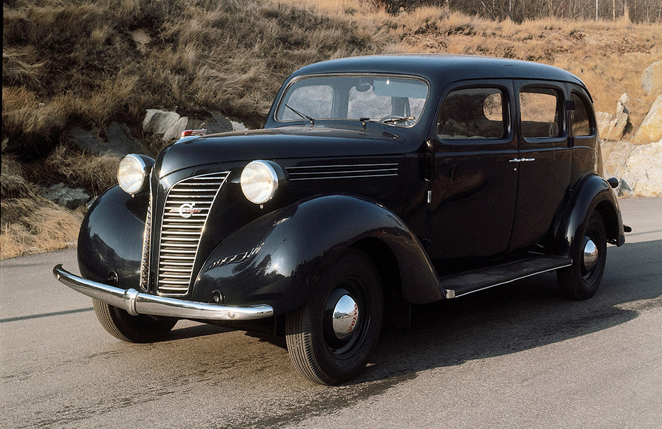 1938 Volvo PV801-10 Front Angle