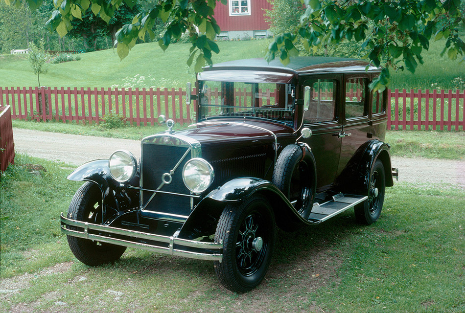 1930 Volvo TR671-9 Front Angle