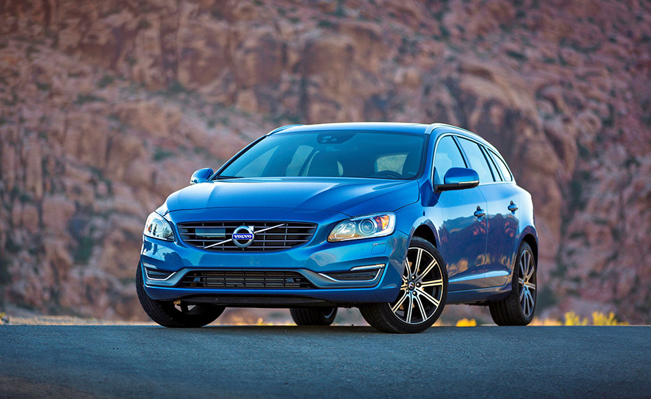 2015 Volvo V60 Front Angle