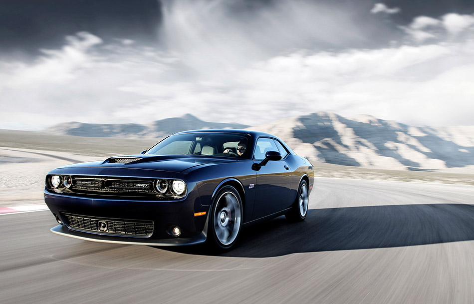 2015 Dodge Challenger SRT Front Angle