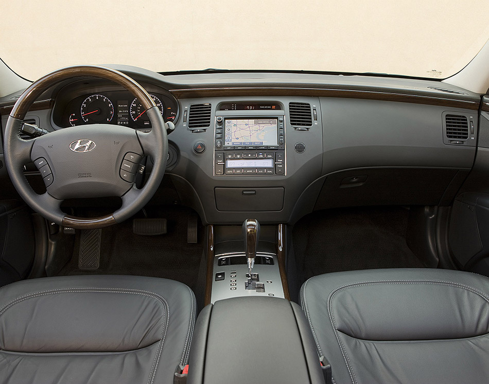 2010 Hyundai Azera Interior