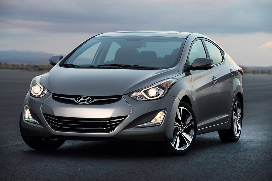 2014 Hyundai Elantra Sedan Front Angle