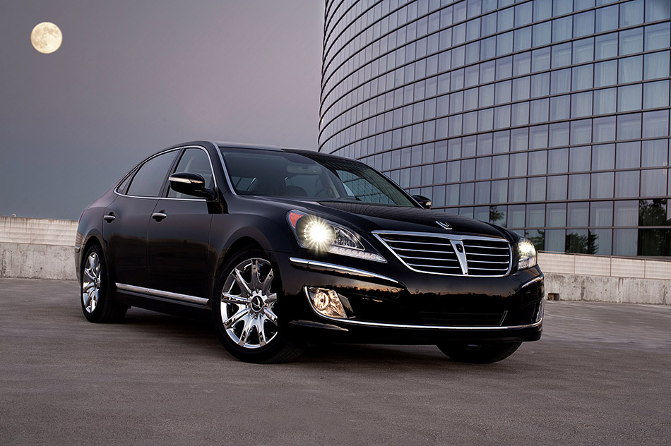 2011 Hyundai Equus Front Angle