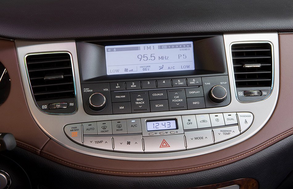 2010 Hyundai Genesis Interior